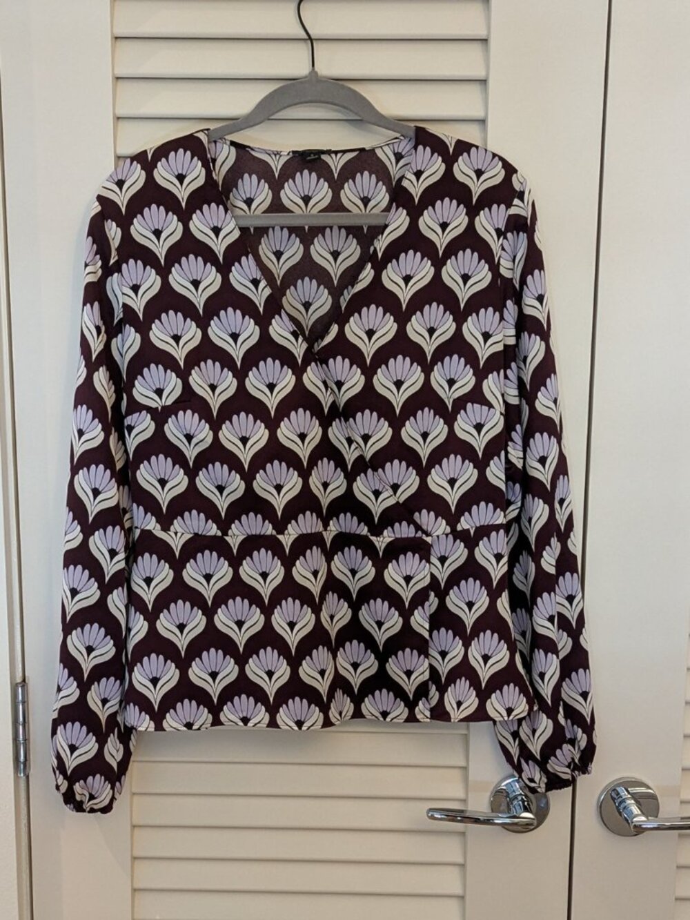 Ann Taylor Factory Retro Print Wrap Top - M